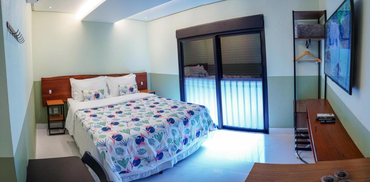 Flores Do Carmo Hotel