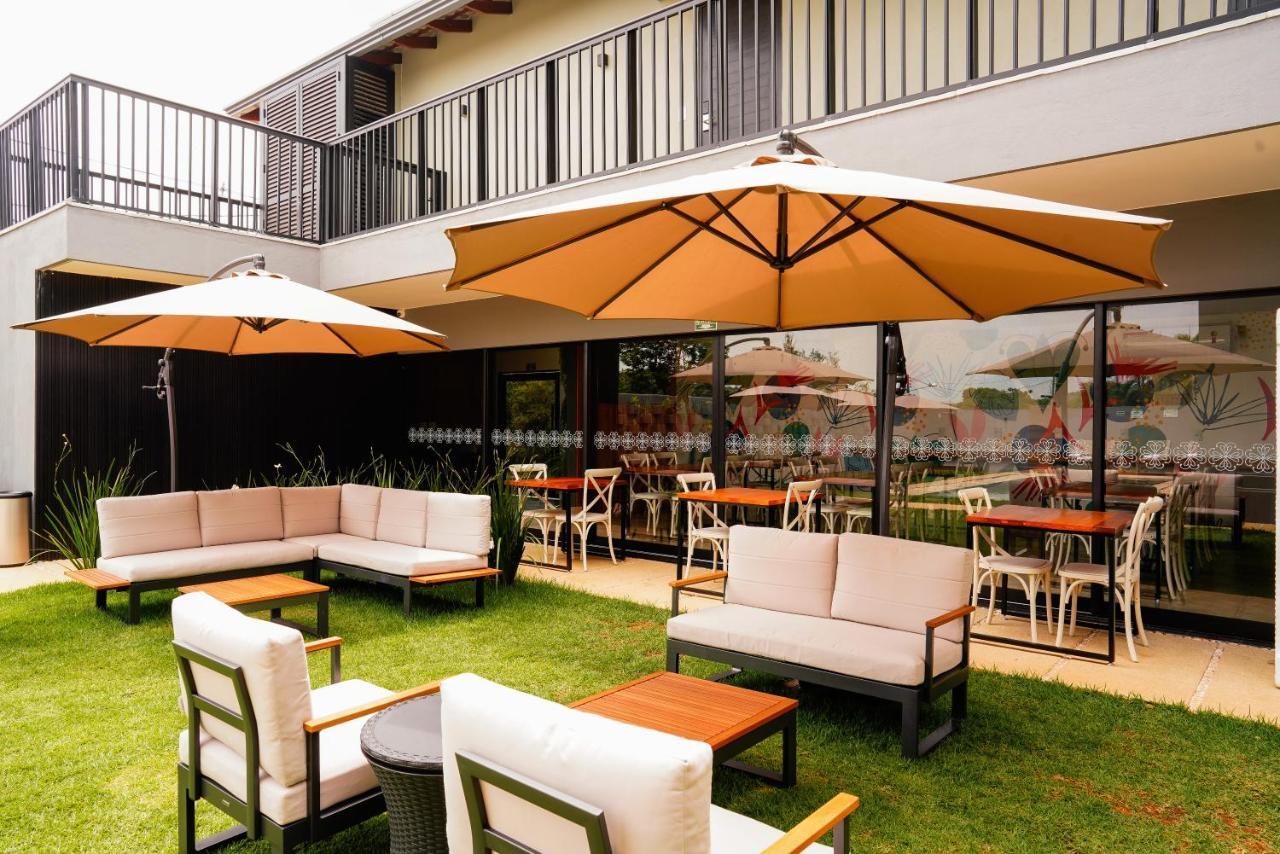 Hotel Flores Do Carmo